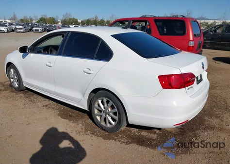 2014 Volkswagen Jetta 1.8T Se z USA, uszkodzony, nr VIN 3VWD17AJ2EM328522